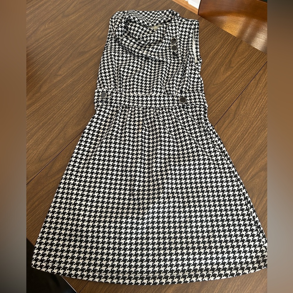 Monteau medium sleeveless houndstooth dress